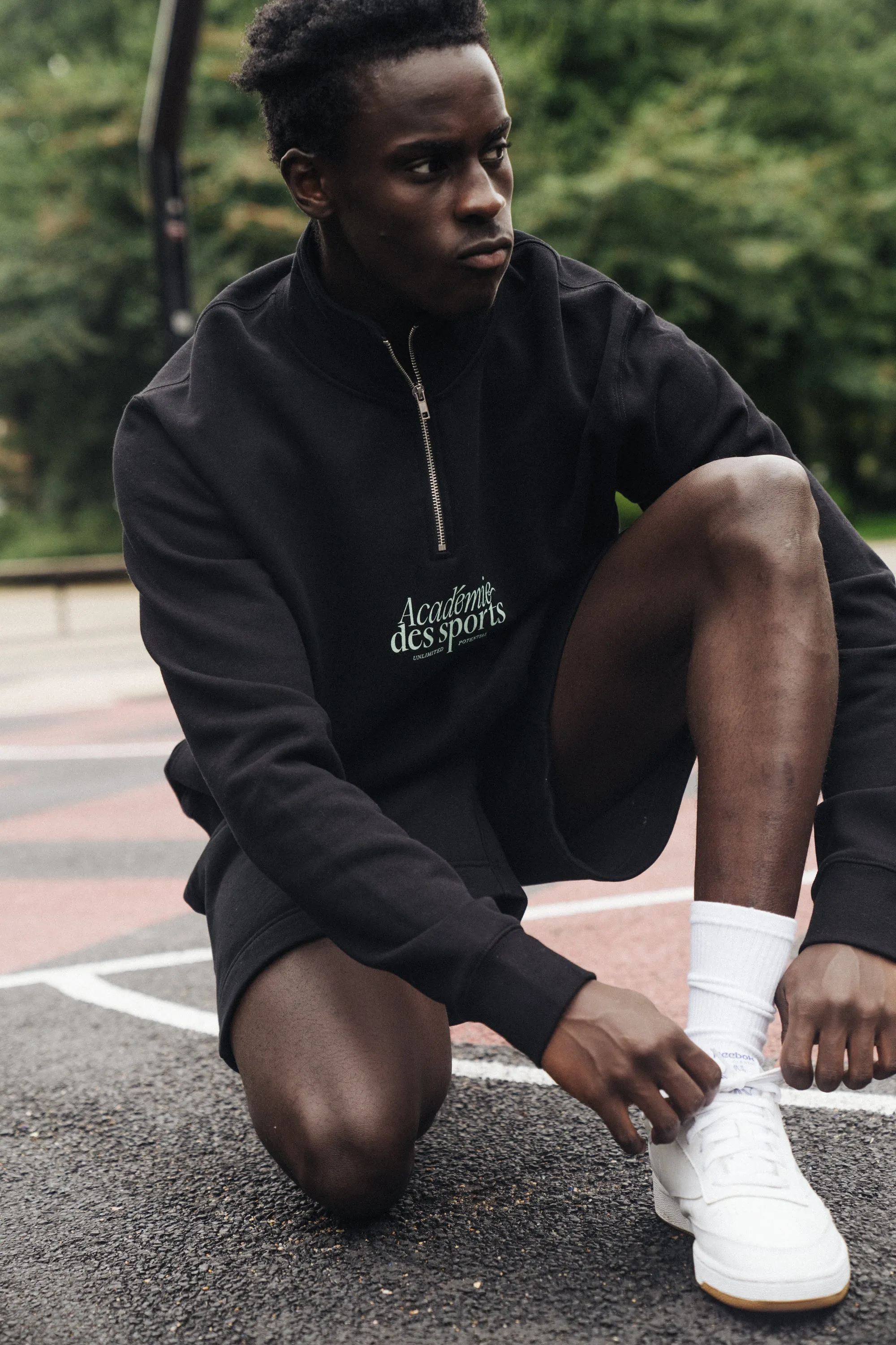 Chilly Wardrobe Vice 84 'Acad??mie Des Sports Script' 1/4 Zip Sweater - Black