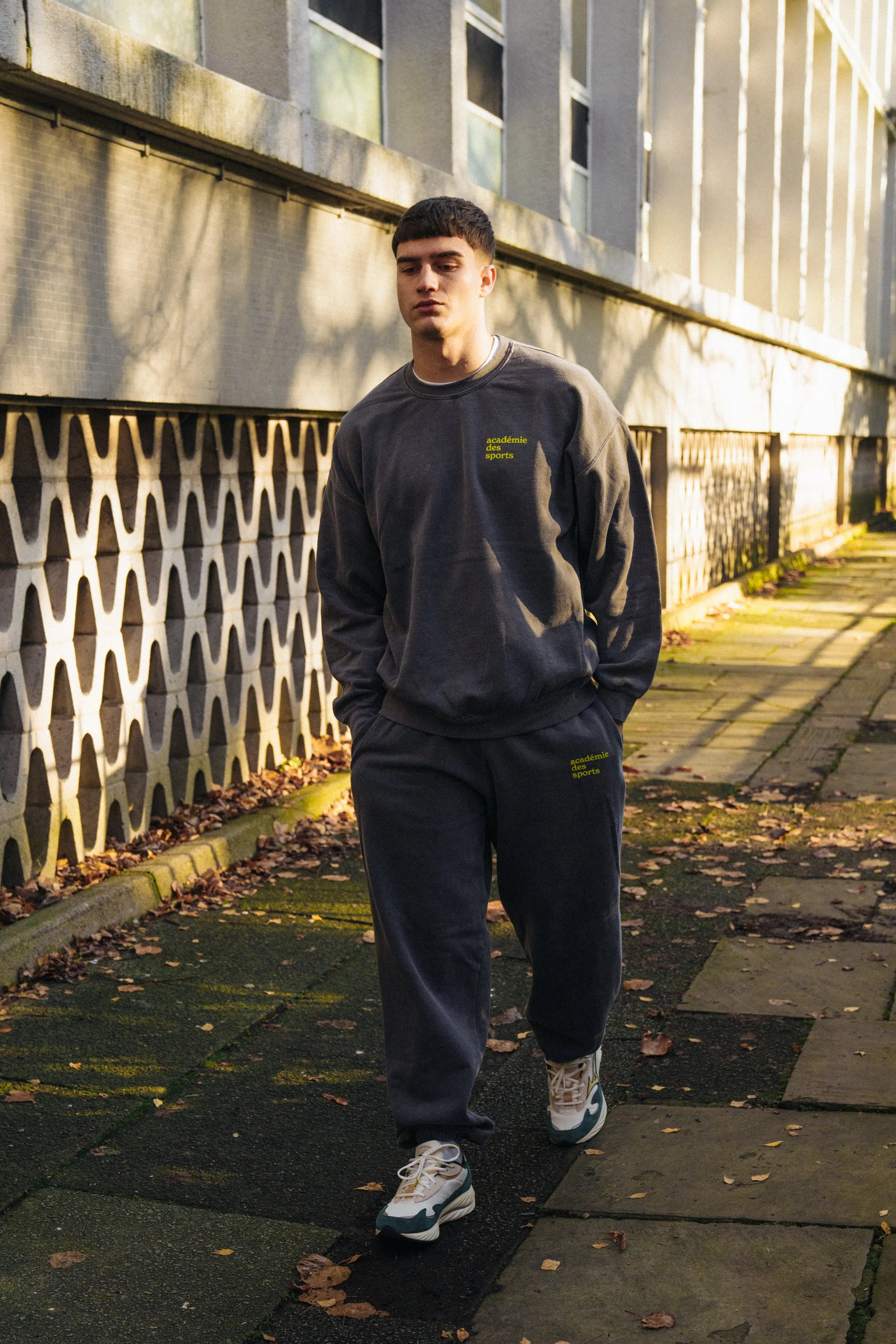 Vice 84 'Baseline' Sweater - Vintage Washed Black Low carbon footprint Non Static Fiber Tech