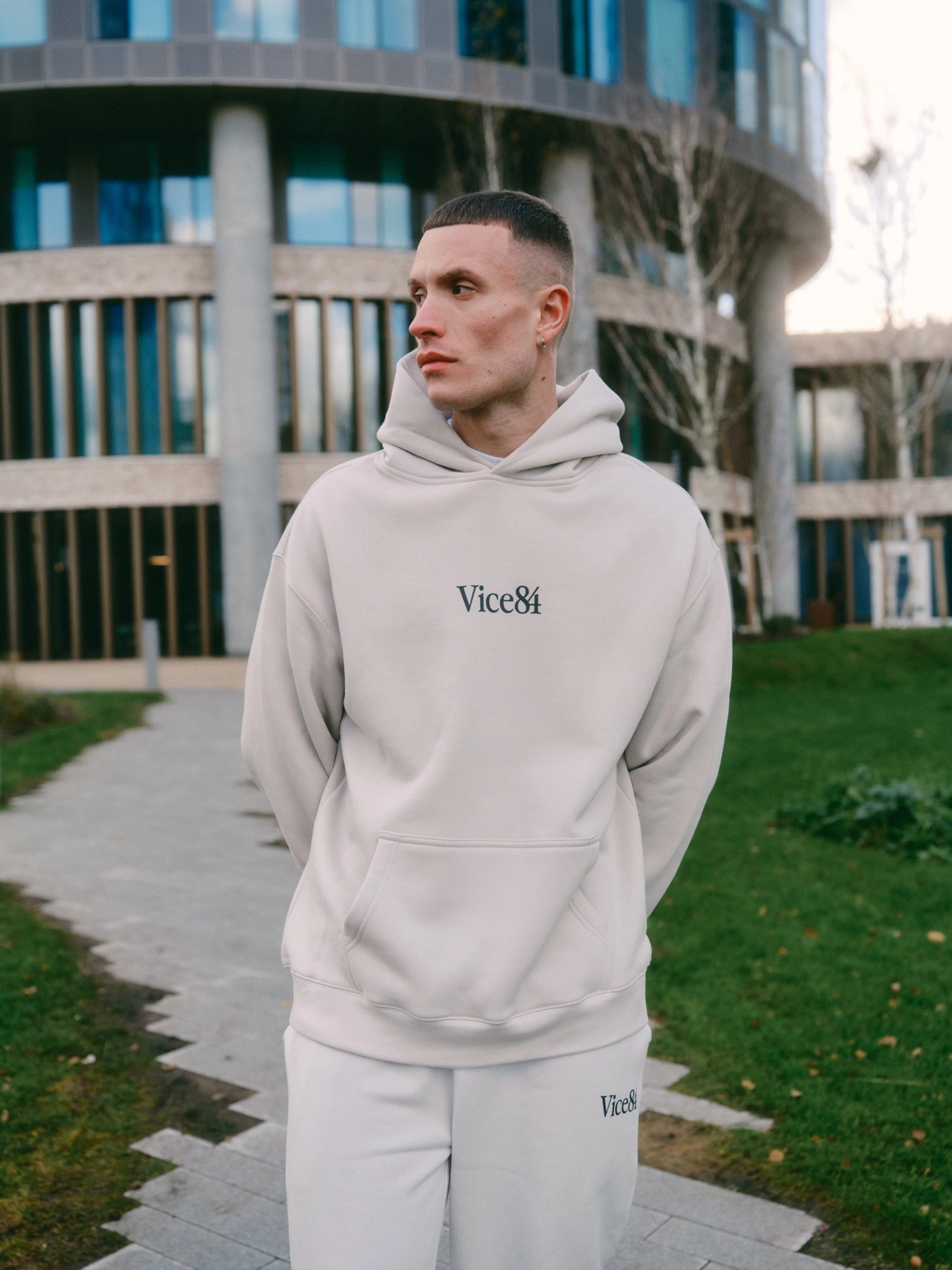 Sport Mode Cropped Style Vice 84 Premium Hoodie - Bone