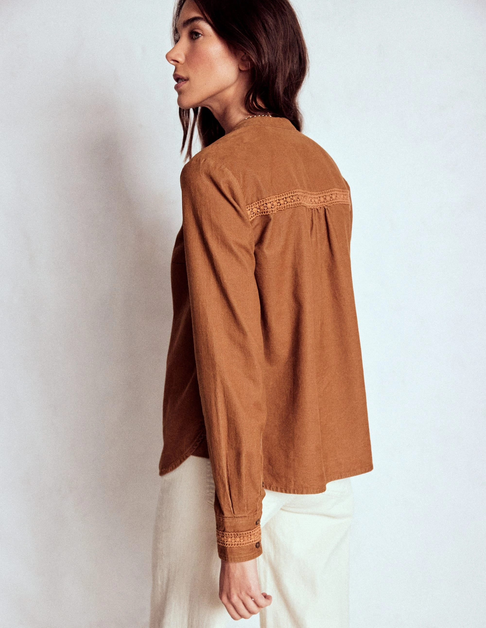 FoldableFeature Victoria Cord Shirt-Ginger Adjustable Hemlines