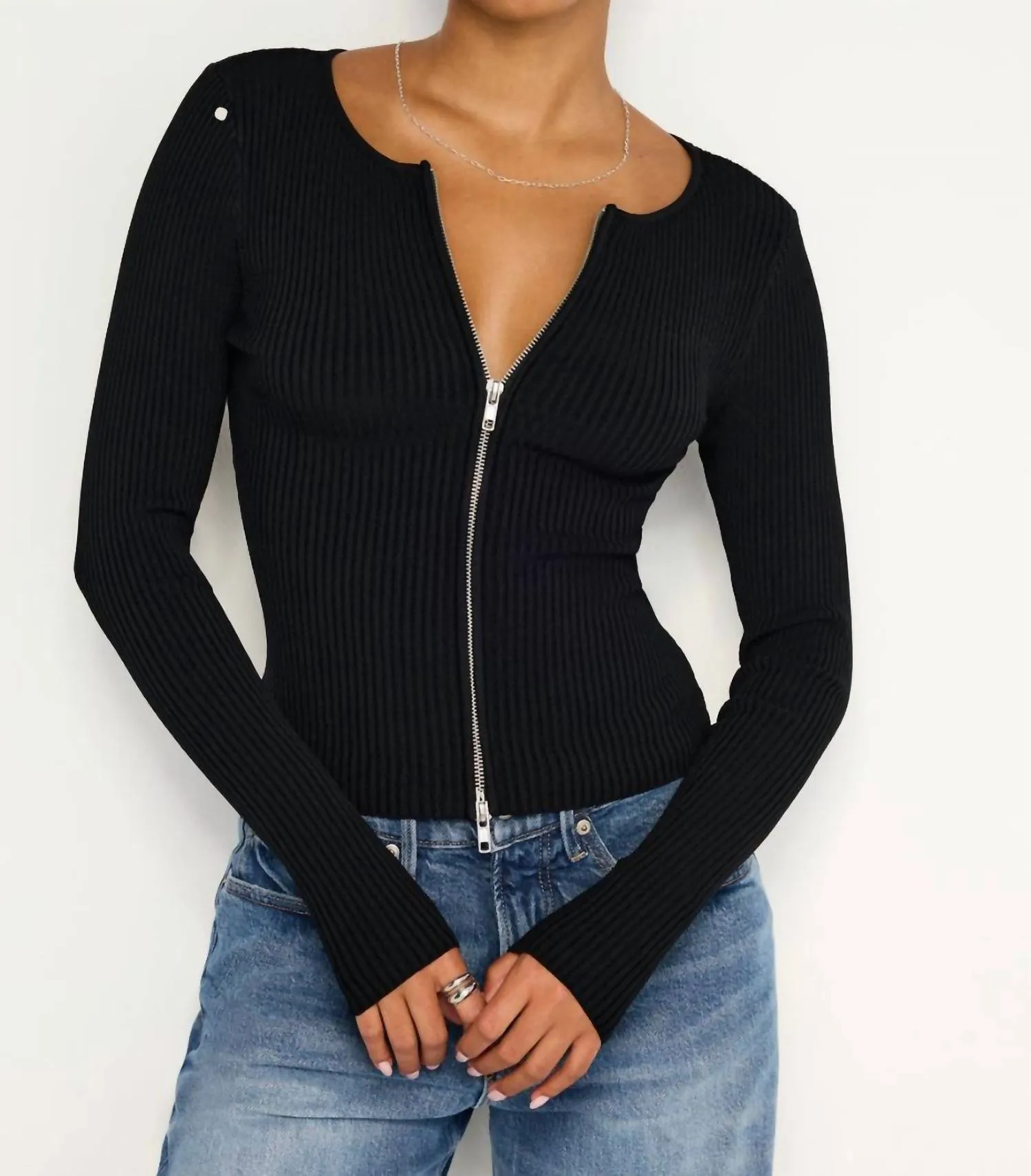 Virgo Rib Sweater In Black Winter Must-Have Wear Trendy Look
