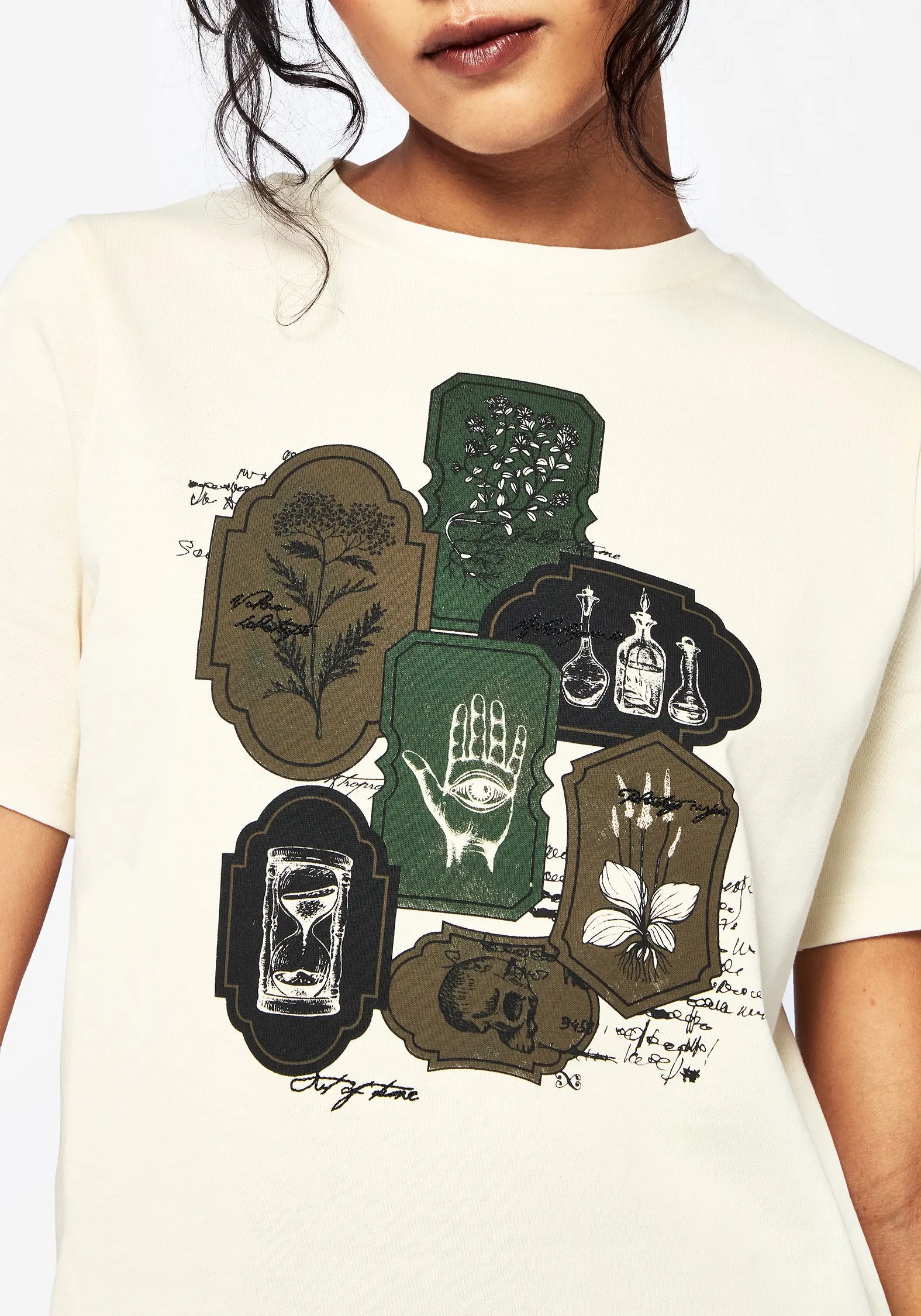 Wicce Stamp Graphic Short Sleeve T-Shirt NonChafingEdges