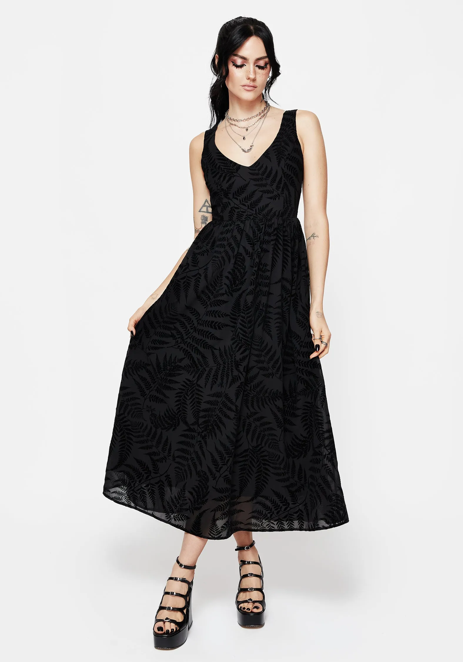 Minimalist-Trend Everyday Movement Lunafern Fern Print Cami Midaxi Dress